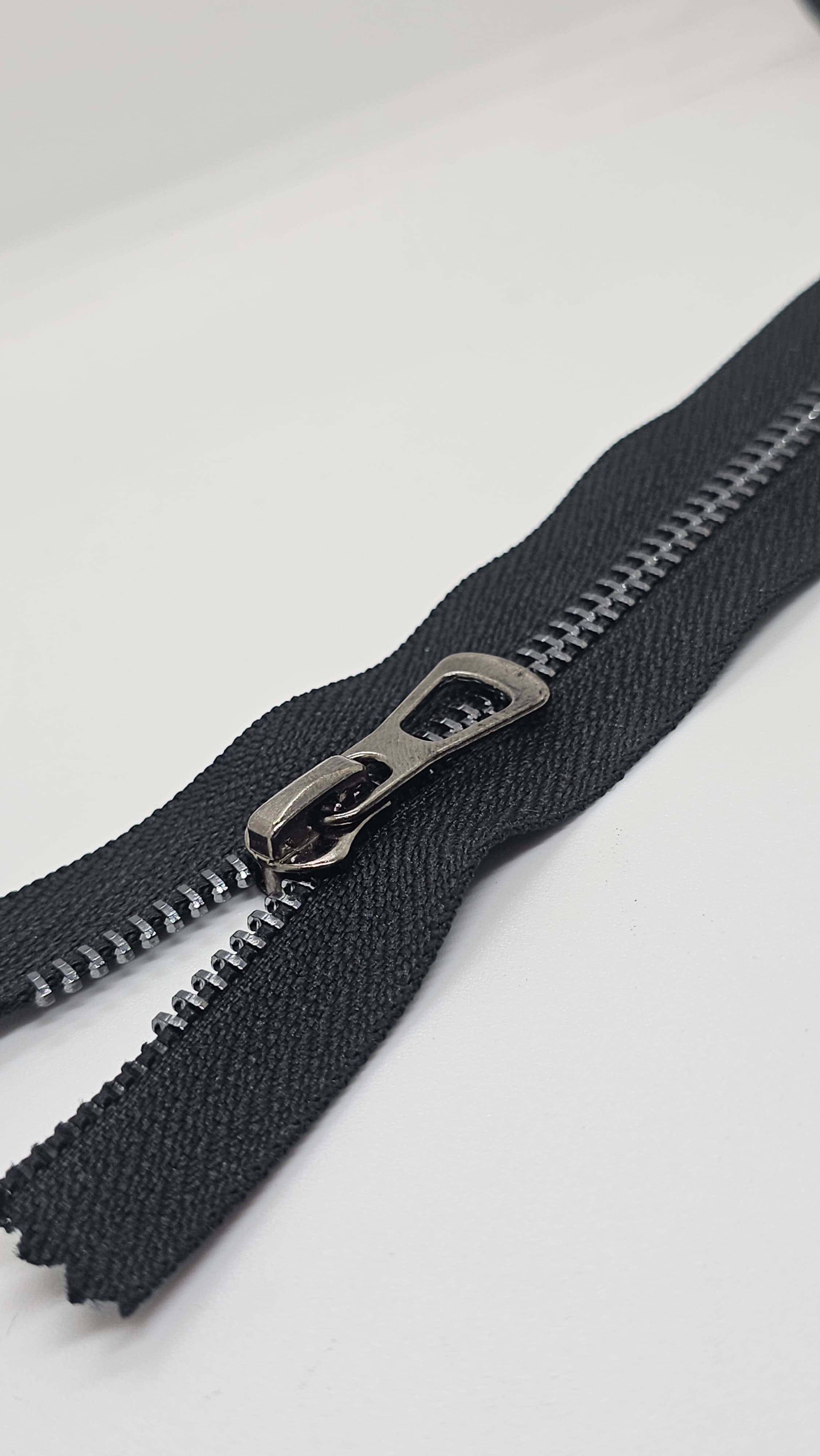 No 5 Metal Zipper